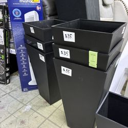 Veradek Black Outdoor Planter
