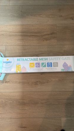 Regalo retractable mesh baby gate