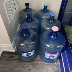5 Gallon Water Containers 