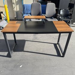 CubiCubi Modern Computer Desk, Simple PC Desk, Office Furniture Desk Very Good Condition 