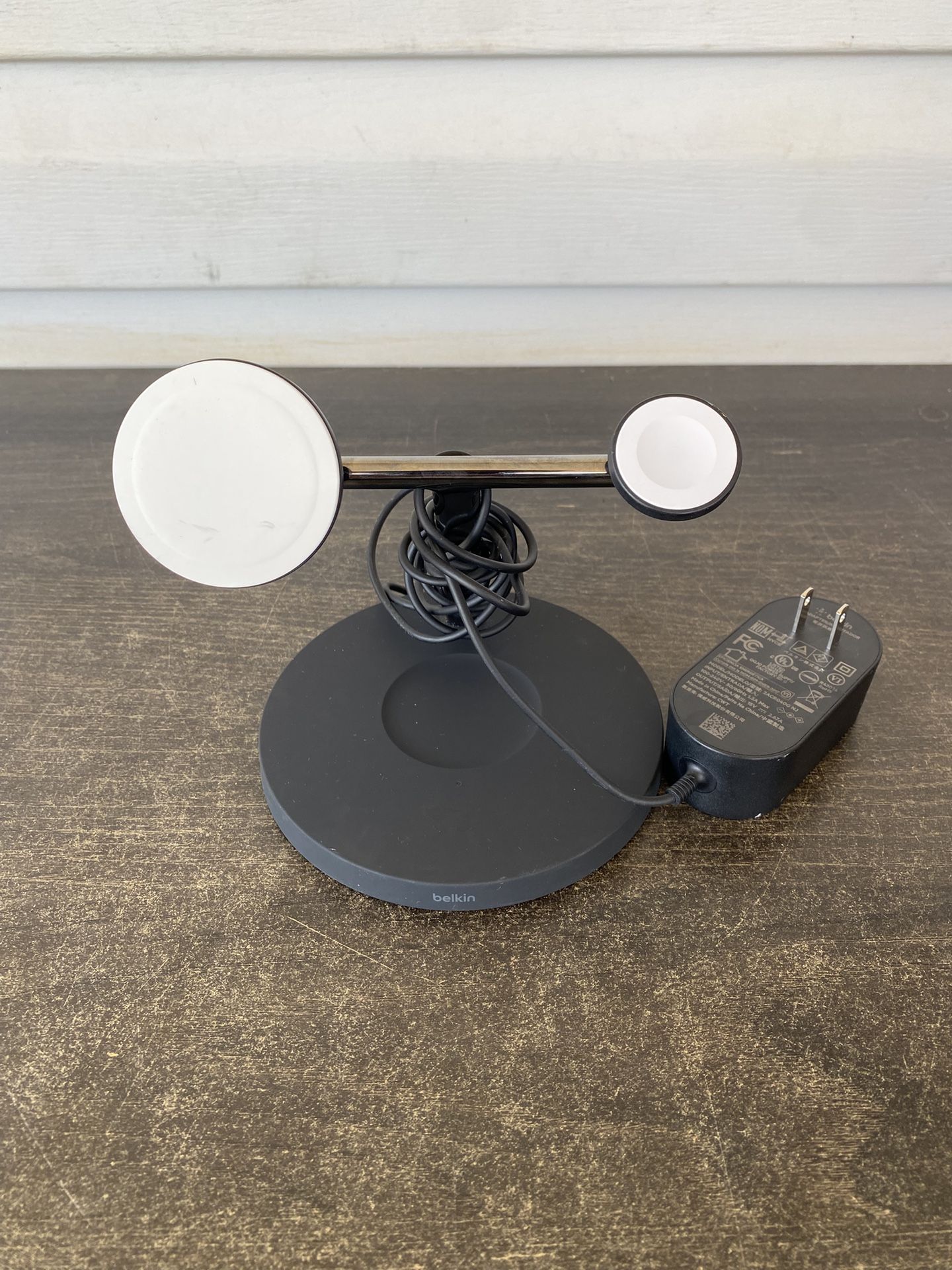 Belkin BoostCharge PRO 3-in-1 Wireless Charger with MagSafe for iPhone 13, 12 +