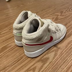 Jordan 1 Mid Fleece Pearl White GS