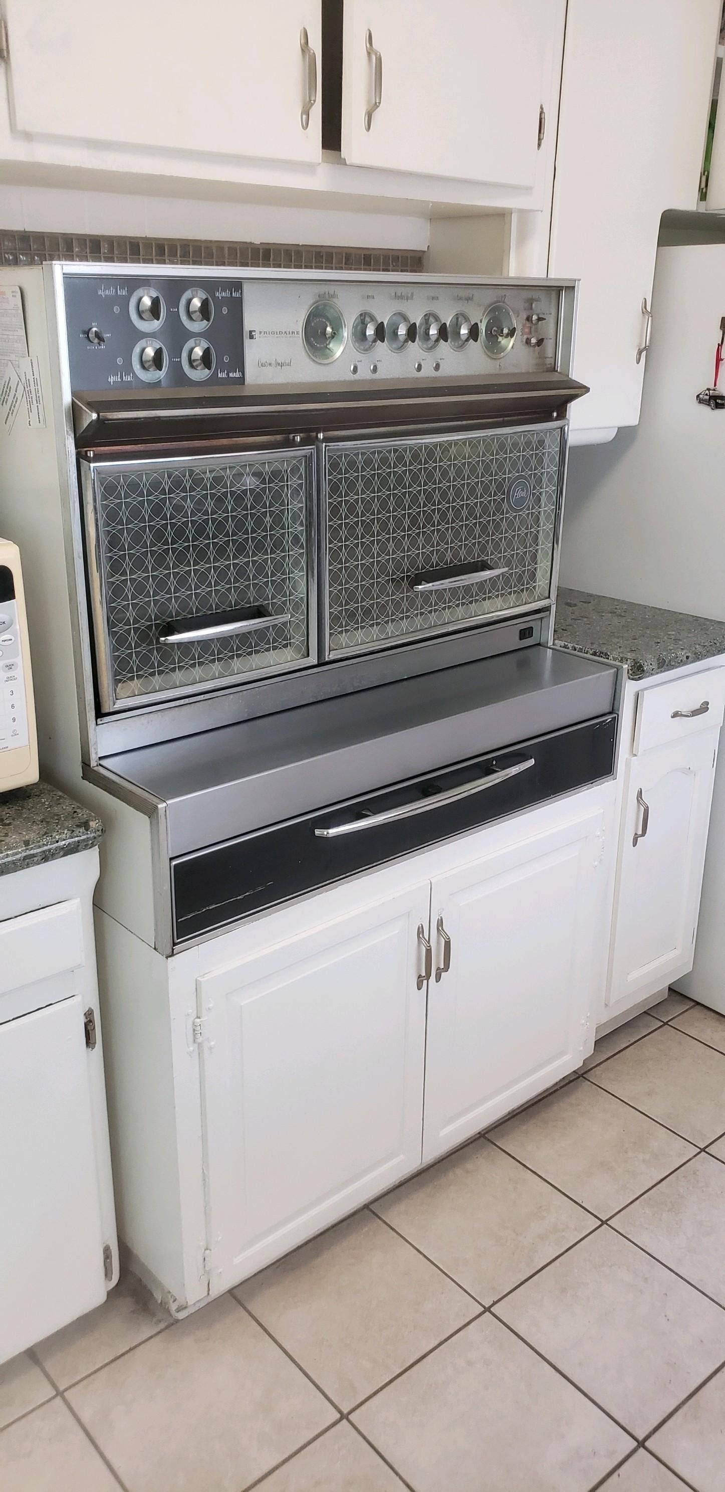 Vintage Frigidaire Custom Imperial Double Oven Electric Stove for Sale