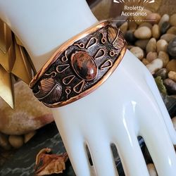 Cuff Copper Bracelet Artesanal with Brown Stone