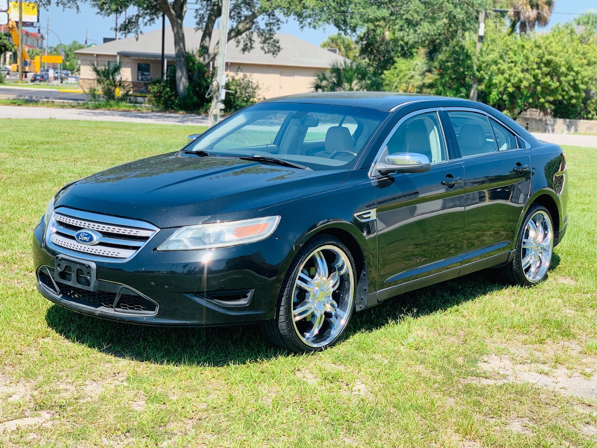 2010 Ford Taurus