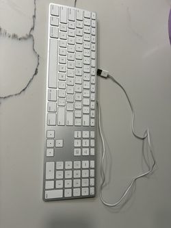 iMac keyboard with number pad