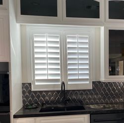 Custom Interior Window Shutters and installation. Persianas de Madera. Service Area:  All of Southern California. 951-573-2560
