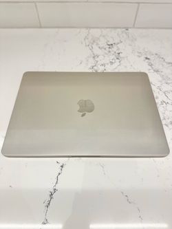 Apple MacBook Air, 13inch, Starlight - M2 2022