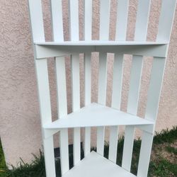 White Storage Shelves 70 In X 18 In X 35in (Location In Description)