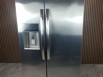 Frigidaire Gallery 36" 22.3 cu. ft. , Filtered Water/Ice Dispenser and Energy Star: Counter Depth Side-by-Side Refrigerator (GRSC2352AF-D-5217)