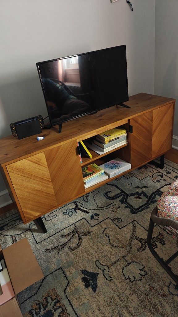 TV Stand/Cabinet