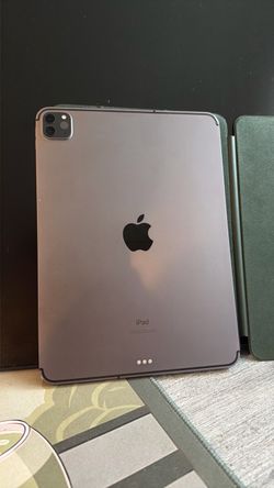 Apple iPad Pro 11-inch 2nd Gen 256GB with Apple Smartfolio Case + Apple Pencil 2nd gen