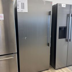 Frigidaire Professional Upright Freezer In Stainless Steel 