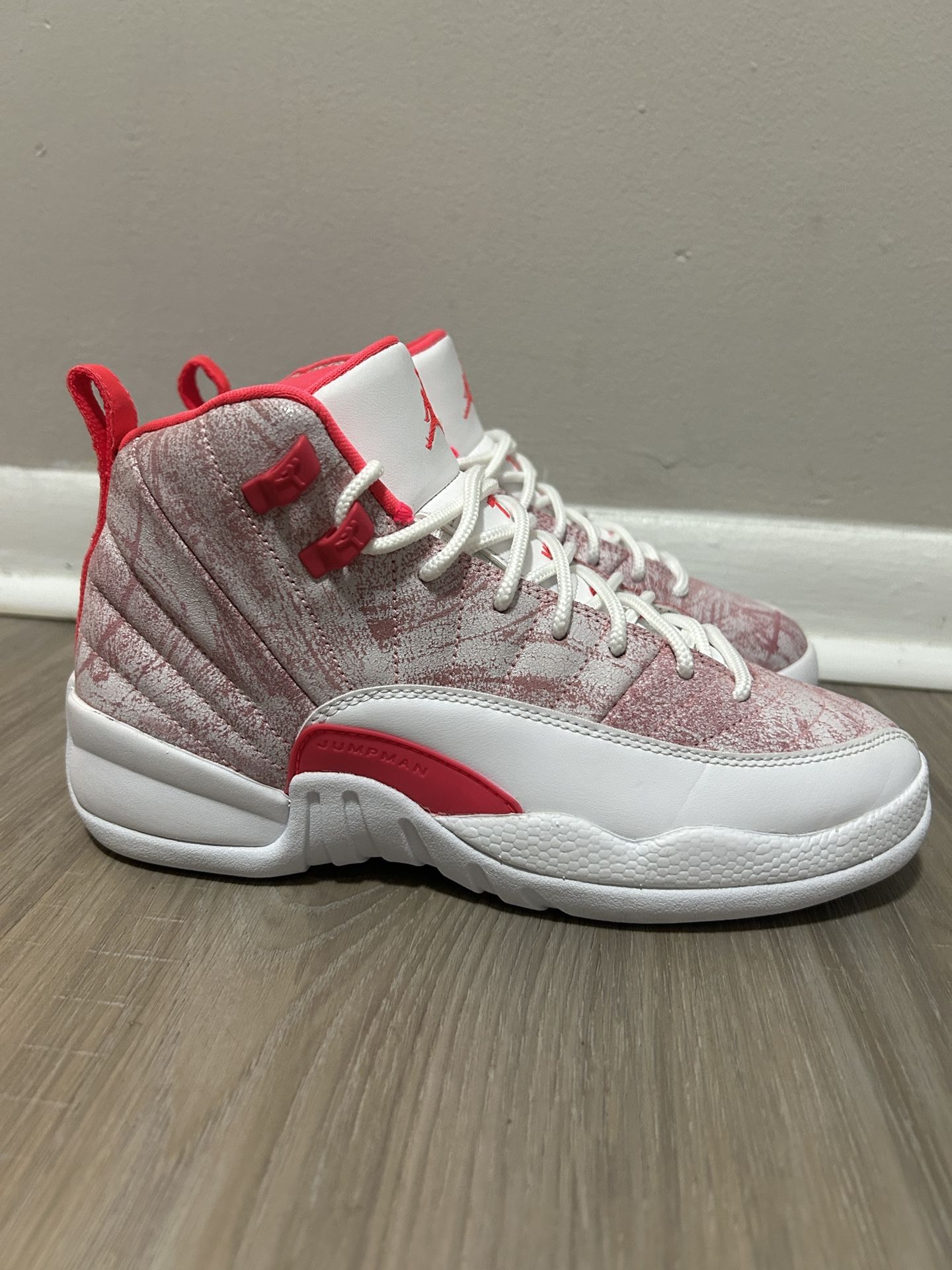 Jordan 12 Sz. Girls 5.5y