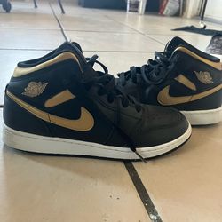 Black and Gold Nike Air Jordan 1