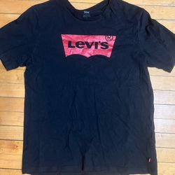Levi’s Batwing Tee