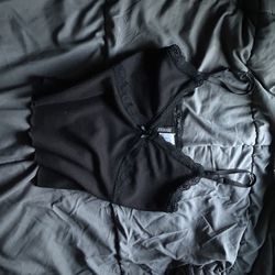 DIVIDED lace crop tank 