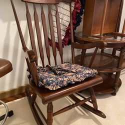 Beautiful Rocking Chair Excellent Condition 