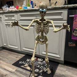 3 Foot Tall Mini Skeleton - LED Eyes - POSABLE ARMS - Halloween - NEW WITH TAG