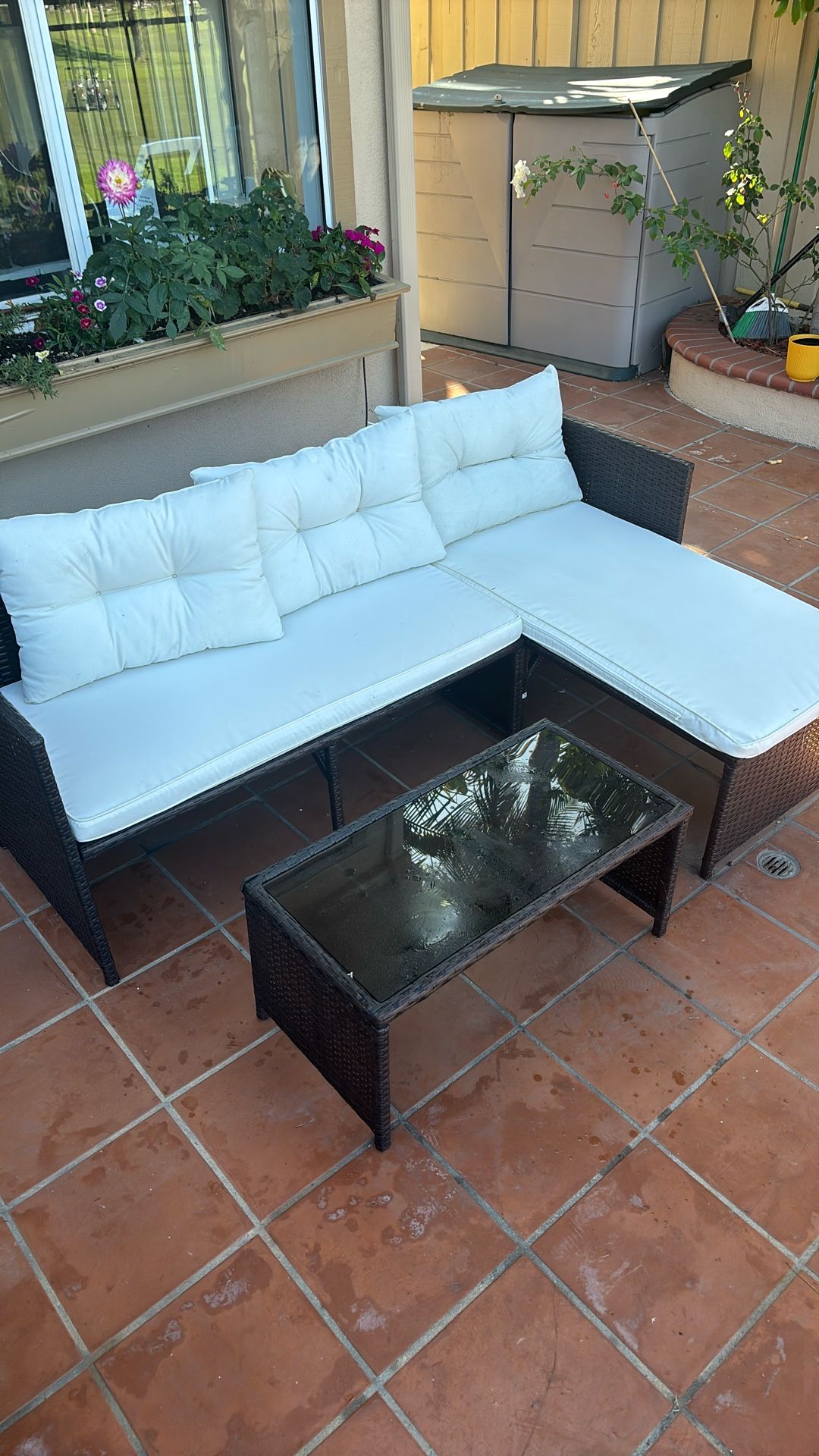 Outdoor furniture With Table