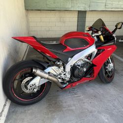 2015 Aprilia Rsv4 RR aprc