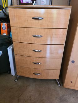 Ashley Furniture Spectra 5 Drawer Dresser Chest