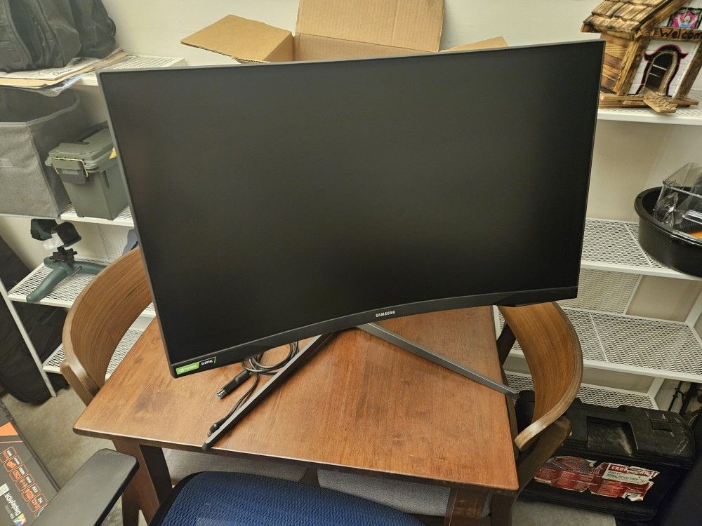 Gaming Monitor SAMSUNG G7 QLED 27in