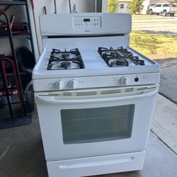 Kenmore Gas Range & Microwave Over The Range