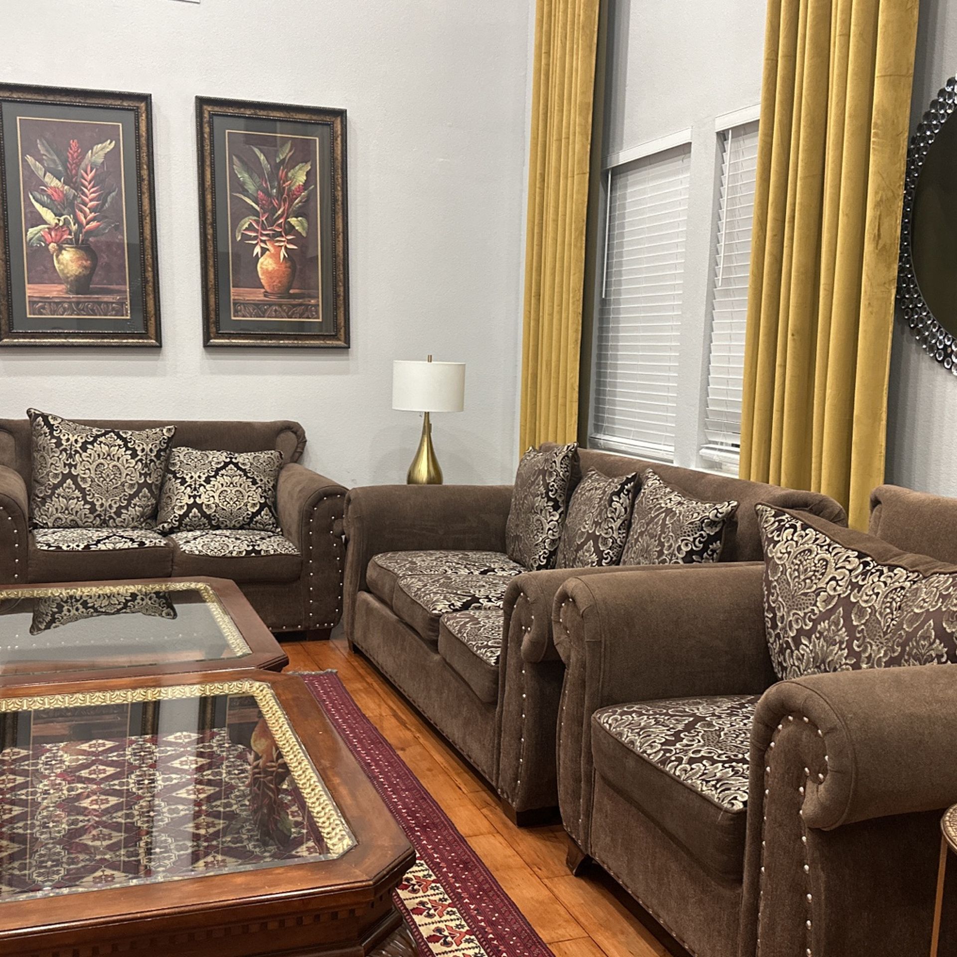 Sofa Love Set In Couch With 2 Side Tables In 2 Coffee Table In Long Table In Good Condition