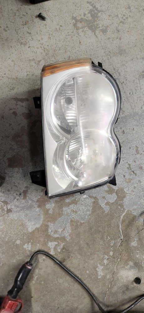 Headlight 06 Jeep Grand Cherokee Passenger  $25