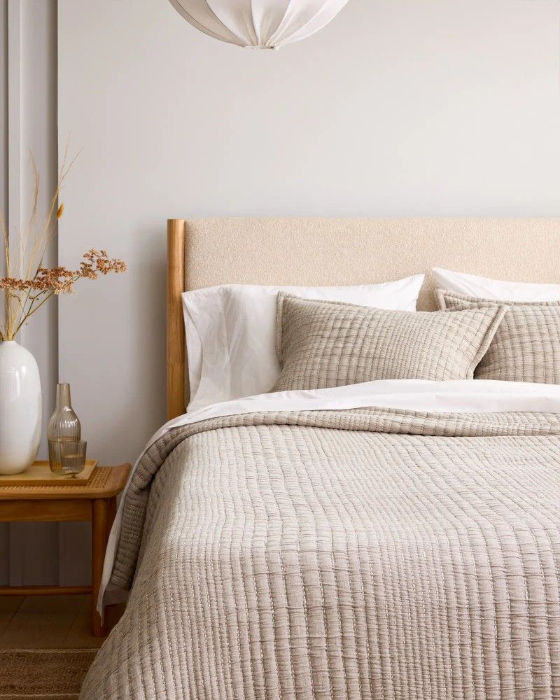 KING Taupe/beige seersucker quilt set