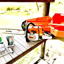 STIHL 026 CHAINSAW with Original case a