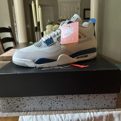 Air Jordan 4 Military Blue