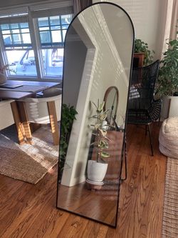 Standing floor mirror