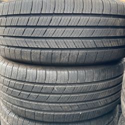 Set Or Tires (4) 205-55-16 Michelin