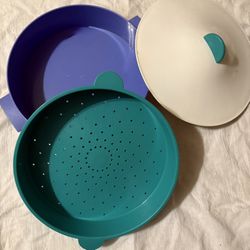 Tupperware tortilla holder