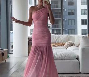 New without Tag, MEDIUM . Retail $60 only $35. Elegant pink one-shoulder maxi dress