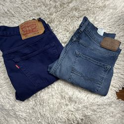 2pcs Levi’s men jeans  Size 33x32  In very good condition