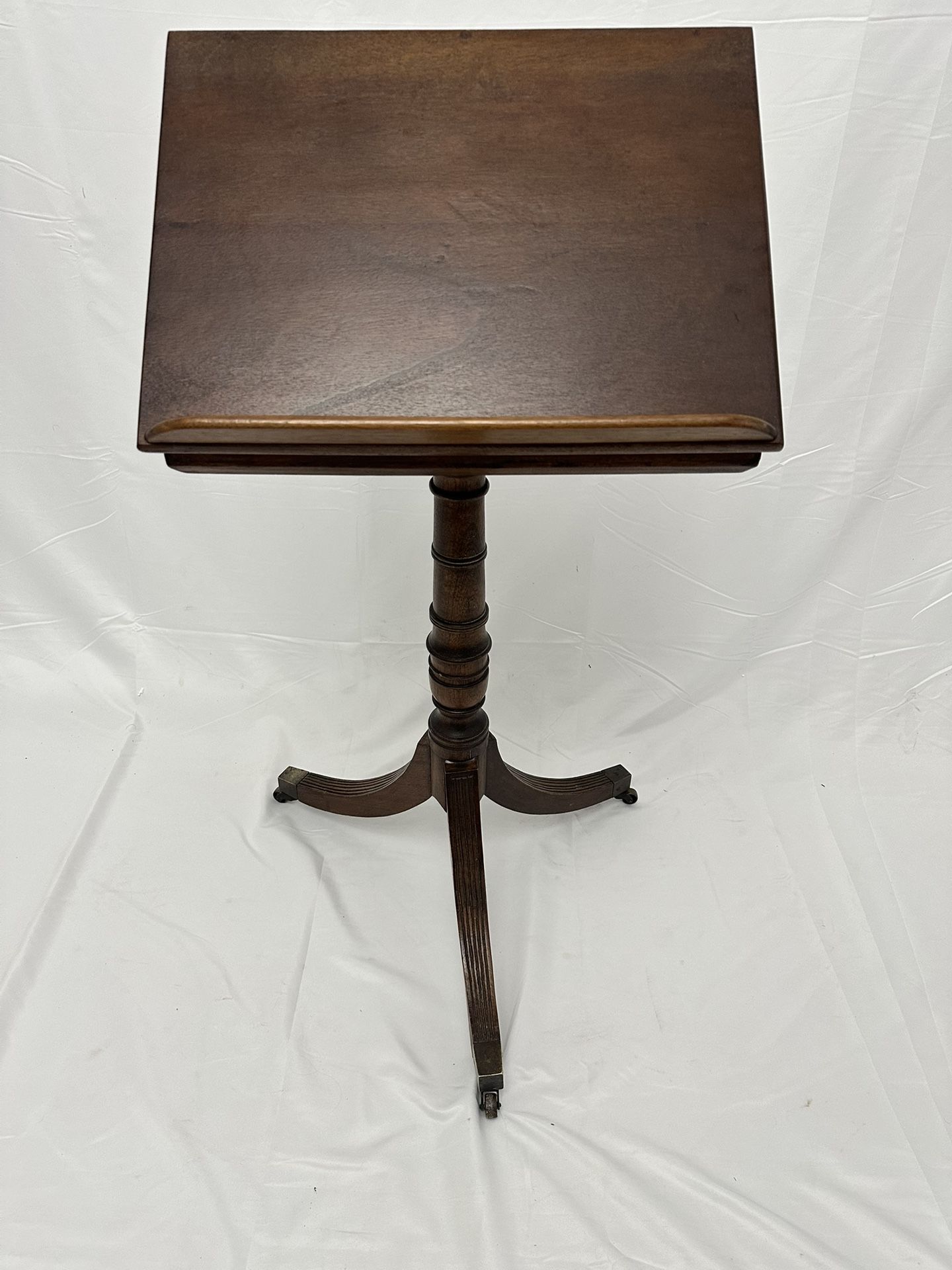 RARE! EARLY 19th CENTURY ENGLISH MAHOGANY GEORGE III BOOKSTAND / LECTERN ON BRASS WHEELS!