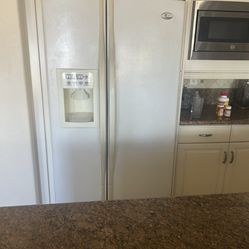 WHIRLPOOL RFRIGERATOR AND FREEZER