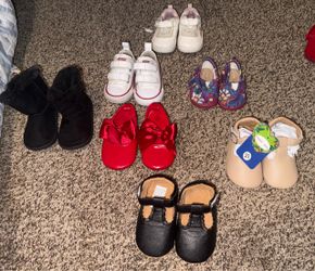 Baby girl shoes size 3c