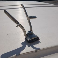 Antique razor chaver
