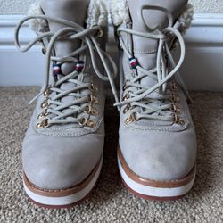 Tommy Hilfiger Women’s Boots Size 8