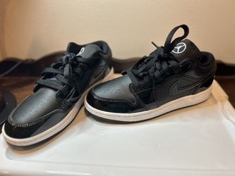 NIKE JORDAN TENNIS SHOES / WORN 1 TIME