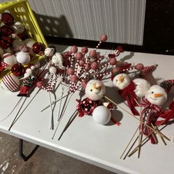 Christmas 🎅🏻 Decorations $20. Everything 