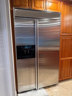 Kitchen aid Refrigerator