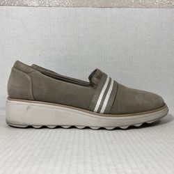 Clarks Ultimate Comfort Wide Gray White Suede Casual Slip-On Wedge Loafers Wmns Sz 8