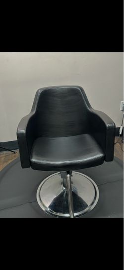 Salon chair