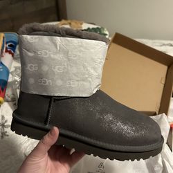 Brand New Mini Bailey Bow UGG Boots