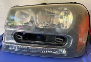 Headlight housing